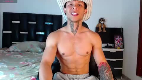 Snapshot of erosscott chatting on July 31, 5:01 pm Eros online show from July 31, 5:01 pm