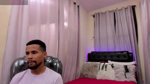 Snapshot of erotic__69 chatting on February 18, 2:38 pm Erotic couple online show from February 18, 2:38 pm