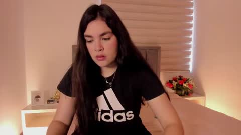 Snapshot of erotic_boobs chatting on June 23, 7:12 pm Karen online show from June 23, 7:12 pm