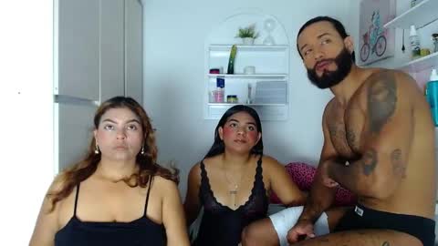 Snapshot of erotic_spa chatting on April 23, 5:59 pm EROTIC SPA online show from April 23, 5:59 pm