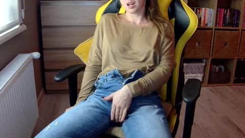 Snapshot of erotic_vibe chatting on December 22, 8:03 pm Melissa online show from December 22, 8:03 pm