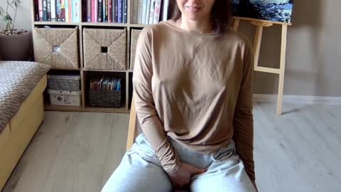 Snapshot of erotic_vibe chatting on September 28, 7:47 am Melissa online show from September 28, 7:47 am