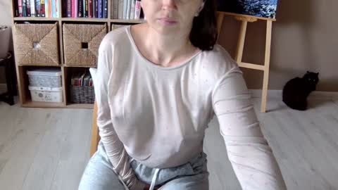 Snapshot of erotic_vibe chatting on September 30, 12:10 pm Melissa online show from September 30, 12:10 pm