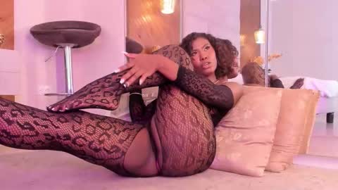 Snapshot of eroticalana_ chatting on February 21, 12:55 am Alana online show from February 21, 12:55 am