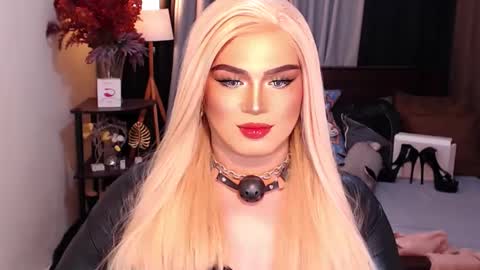 Snapshot of eroticfowler69 chatting on December 9, 8:44 pm Anastasia online show from December 9, 8:44 pm