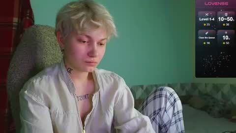 esajukyy online show from December 30, 9:59 am