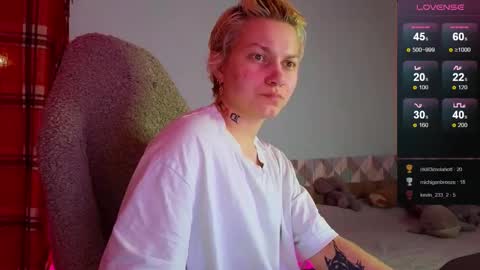 esajukyy online show from February 15, 1:38 pm