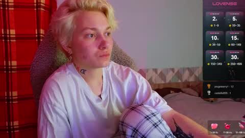 esajukyy online show from March 1, 7:37 pm