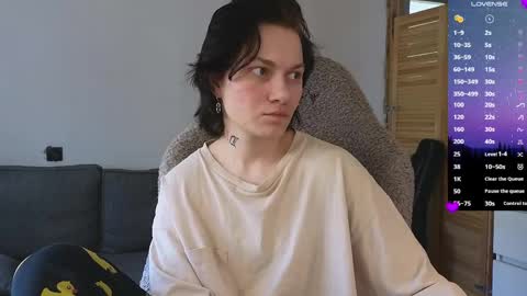 esajukyy online show from April 15, 5:03 am