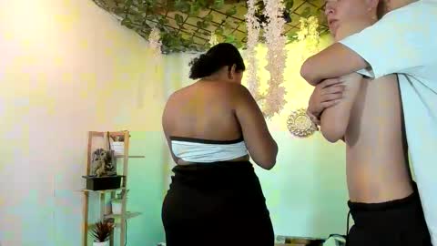 escarlet_hot06 online show from February 25, 1:48 am