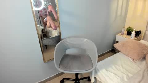 Escarlet online show from February 25, 6:53 pm