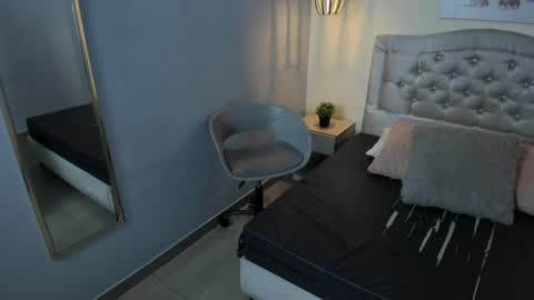 Escarlet online show from March 6, 12:01 pm