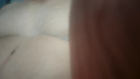 Snapshot of escorpion51 chatting on October 25, 9:42 pm escorpion51 online show from October 25, 9:42 pm