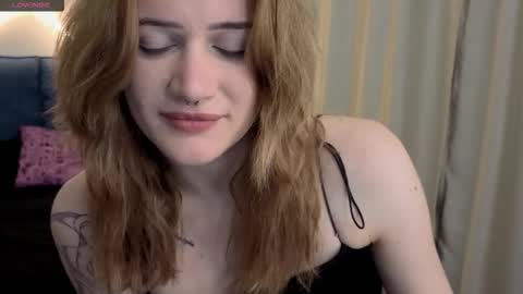 EshleGreen online show from February 1, 6:06 pm