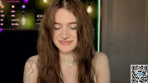 EshleGreen online show from April 15, 7:32 pm