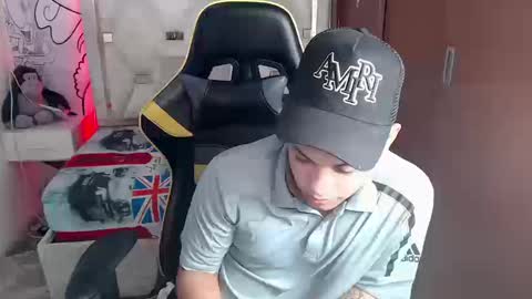 Snapshot of eskayler_ chatting on September 9, 12:59 pm eskayler_ online show from September 9, 12:59 pm