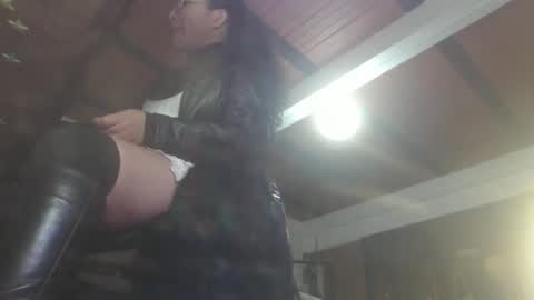 Eskela911 online show from January 4, 11:59 pm