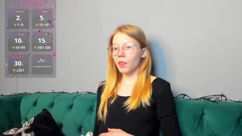 Snapshot of esme_runn chatting on January 17, 10:44 am Esme Runn online show from January 17, 10:44 am