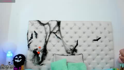 esmeralda  online show from October 30, 3:35 pm