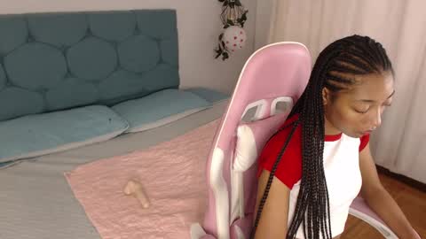 Snapshot of esmeralda_bk chatting on February 4, 2:32 pm esmeralda_bk online show from February 4, 2:32 pm