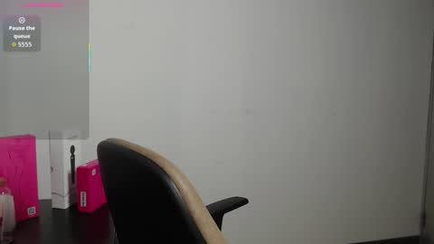 Snapshot of esmeralda_bk chatting on November 25, 9:26 pm esmeralda_bk online show from November 25, 9:26 pm