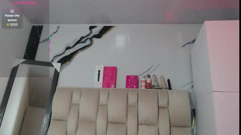 Snapshot of esmeralda_bk chatting on December 4, 9:45 pm esmeralda_bk online show from December 4, 9:45 pm