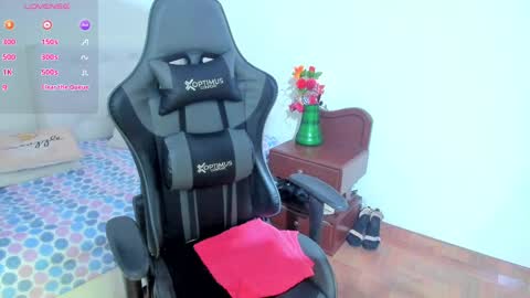 esme online show from March 9, 8:31 pm