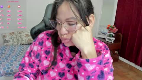 esme online show from September 18, 3:03 pm