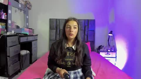 Perla online show from December 17, 5:24 am