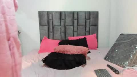 Perla online show from April 13, 10:43 am