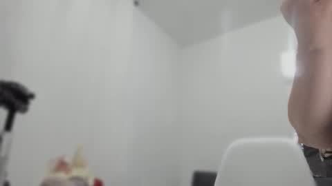 Esmeralda online show from February 12, 12:05 am