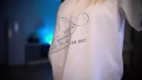 Snapshot of esmereal chatting on February 1, 6:06 pm How was your Christmas online show from February 1, 6:06 pm