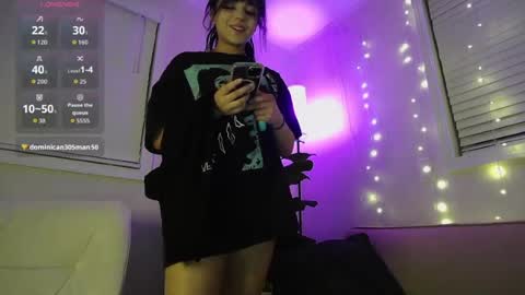 Snapshot of esoterickitten777 chatting on June 21, 4:48 am axe online show from June 21, 4:48 am