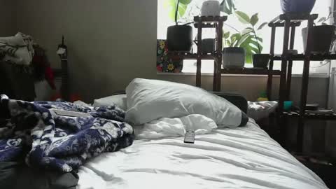 Snapshot of esoterickitten777 chatting on June 25, 10:25 pm axe online show from June 25, 10:25 pm