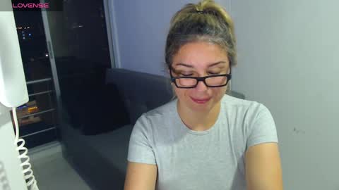 Juliana online show from December 10, 3:30 am