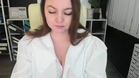 Ava online show from November 17, 1:44 am