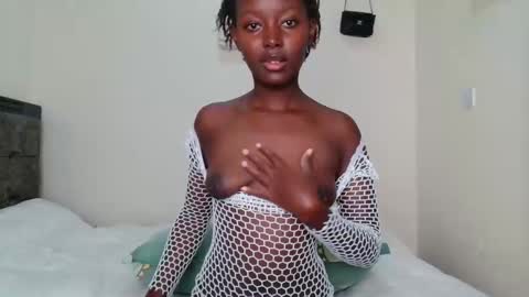 essypetite online show from December 16, 7:41 pm