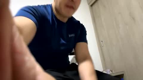 Snapshot of esteban121222 chatting on October 2, 12:39 am esteban121222 online show from October 2, 12:39 am