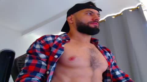 Snapshot of esteban7984068 chatting on October 11, 2:59 pm esteban online show from October 11, 2:59 pm