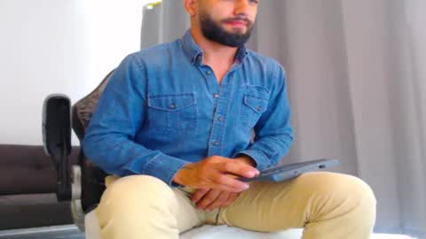 esteban online show from November 12, 4:51 pm