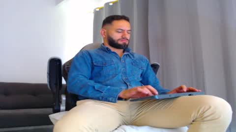 esteban online show from December 1, 1:27 pm