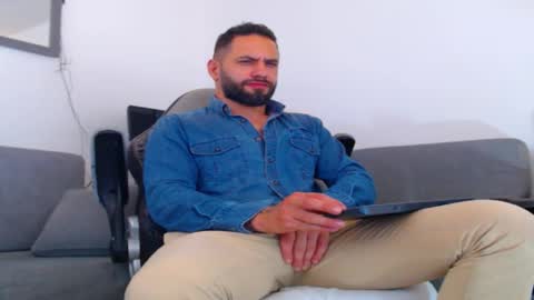 esteban online show from December 17, 4:35 pm