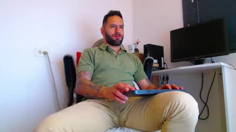 esteban online show from January 7, 3:36 pm