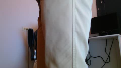 Snapshot of esteban7984068 chatting on April 6, 1:12 pm esteban online show from April 6, 1:12 pm