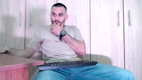 Esteban Fernandez online show from February 28, 12:43 am