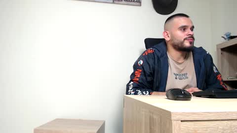 Esteban Fernandez online show from February 15, 3:36 am