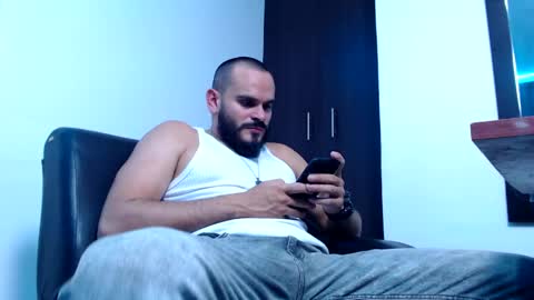 Snapshot of esteban_fer chatting on May 28, 2:53 am Esteban Fernandez online show from May 28, 2:53 am