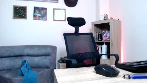 Snapshot of esteban_fer chatting on June 8, 3:51 am Esteban Fernandez online show from June 8, 3:51 am