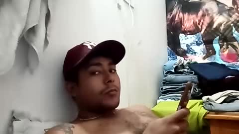 Snapshot of esteban_verg chatting on December 11, 2:22 pm wailer1996 online show from December 11, 2:22 pm