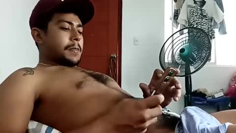 Snapshot of esteban_verg chatting on January 23, 2:50 pm wailer1996 online show from January 23, 2:50 pm